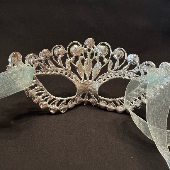 Venetian Mardi Gras Mask Rhinestone Masquerade Party Halloween Special Occasion - Picture 2 of 6